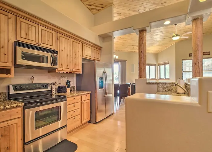 Golf Course & Views: Luxe Show Holiday home Show Low
